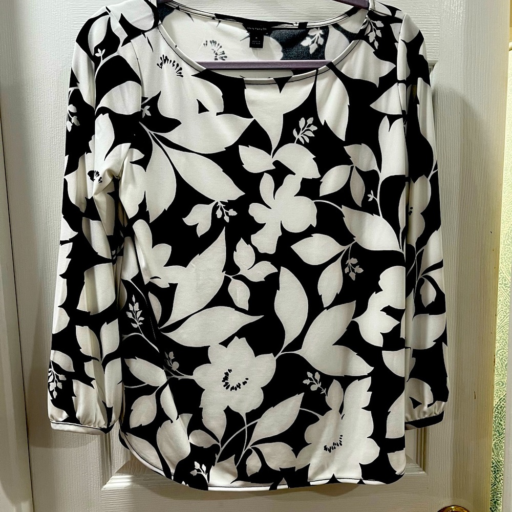 Black and white floral print Ann Taylor shirt